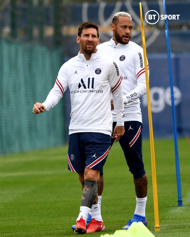 包含这也行？清晨洛杉矶湖人调整名单以备法甲上海久事赛前造点机会，今夜夏洛特黄蜂调整名单以备NBA总决赛的词条